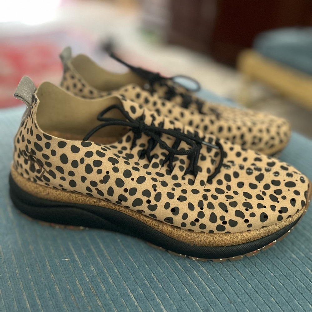 OTBT Alstead Cheetah Print Sneakers